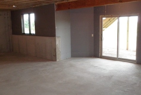 unfinished_walkout_basement_toronto
