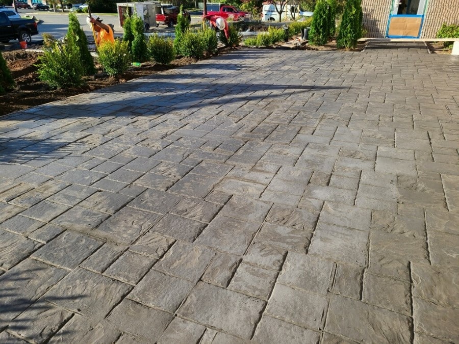 new stamped cocrete commercial walkway